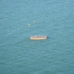 photo-La barge au loin vue de la vigie