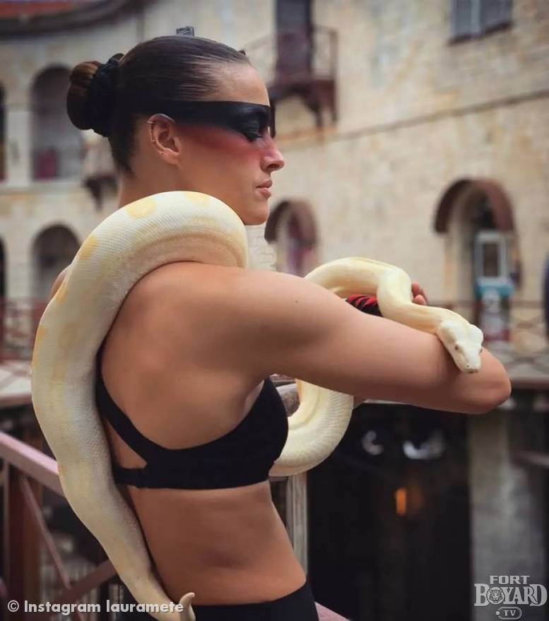 Lady Boo et un serpent(2021)