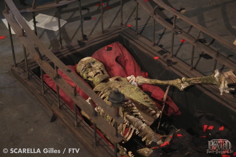 Un squelette rescapé de la spéciale Halloween de 2012 ?(2013)