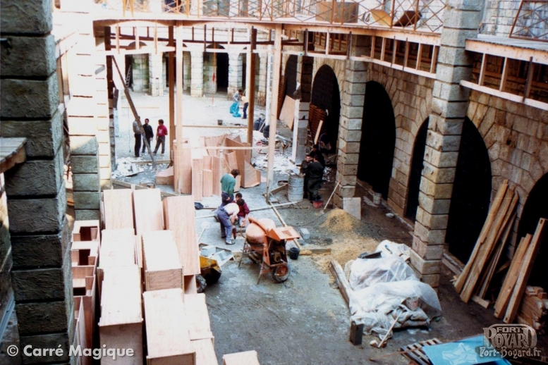 La cour intérieure en chantier(1990)