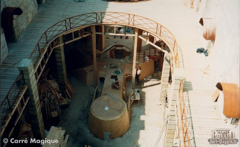 Le proscenium, tout en bois, en construction(1990)