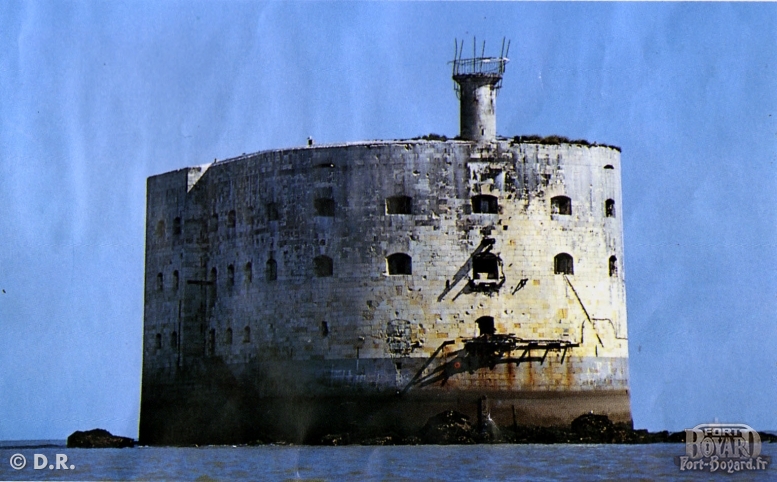 Le fort abandonné à marrée basse(1960)