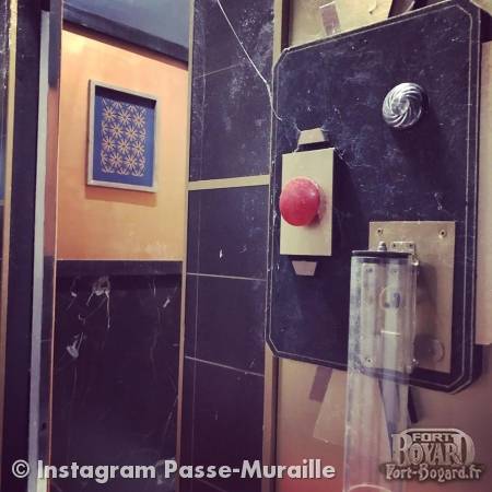Tiens! un nouvel ascenseur! Tu le prends avec moi ??
#photodujour #fortboyard #30ans #france2 #ascenseur #panique #luxe(2019)