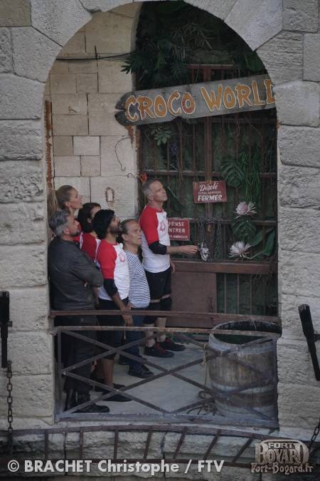L'équipe devant la porte du Croco World(2019)