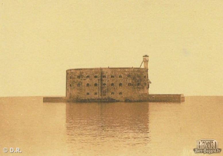 Le fort en service vu du large d'Oléron(1900)