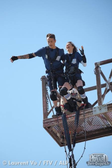 Hugo Clément et Alexandra Rosenfeld dans le double saut de l'Ange(2020)
